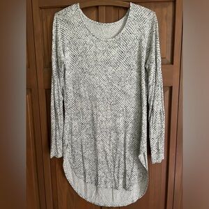 WOMENS APT 9 XS WHITE WITH BLACK DRESS TOP